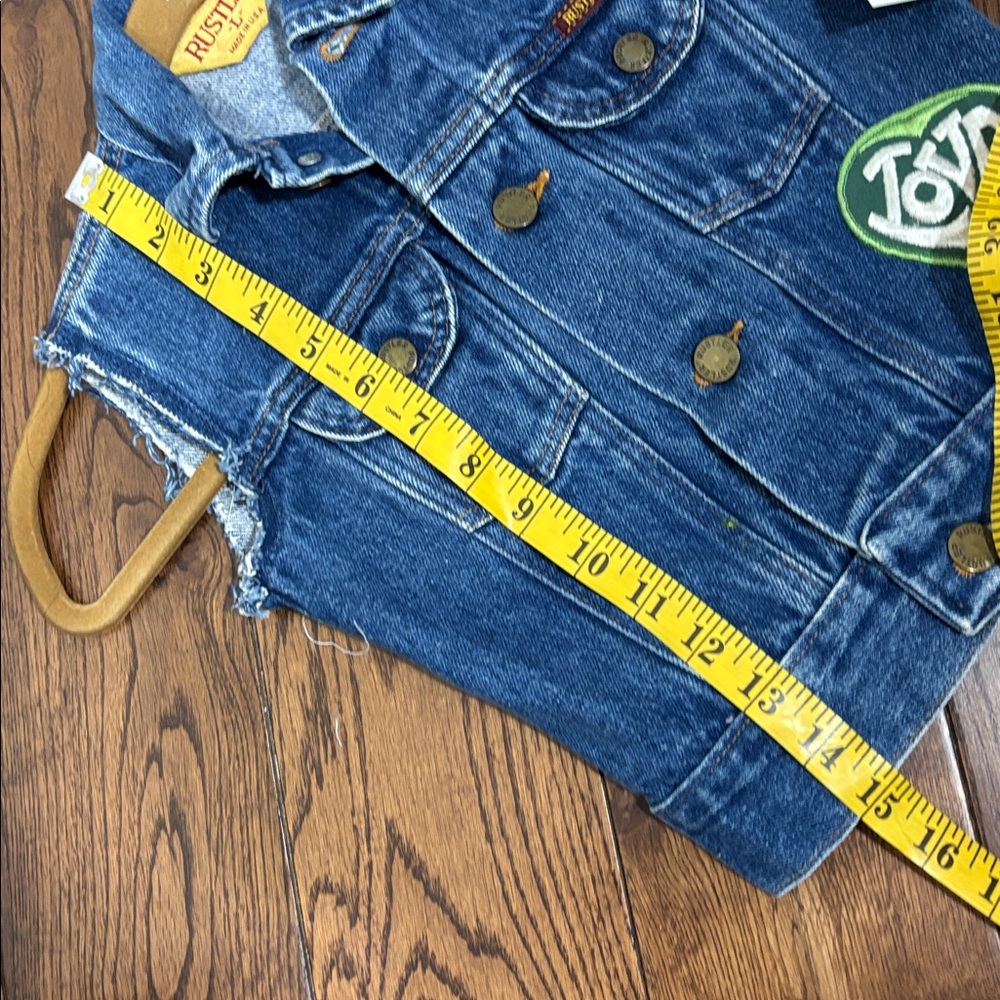 Vintage RUSTLER Customized Denim vest with patches size Large 6/8 made in USA - Picture 4 of 12
